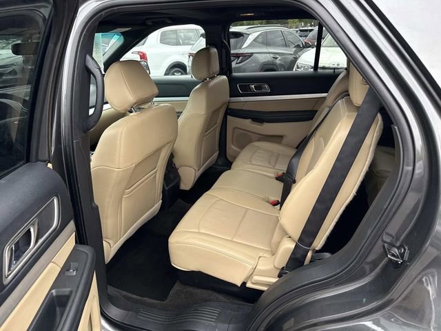 Used 2016 Ford Explorer XLT w/ Equipment Group 202A AWD/4WD image 17