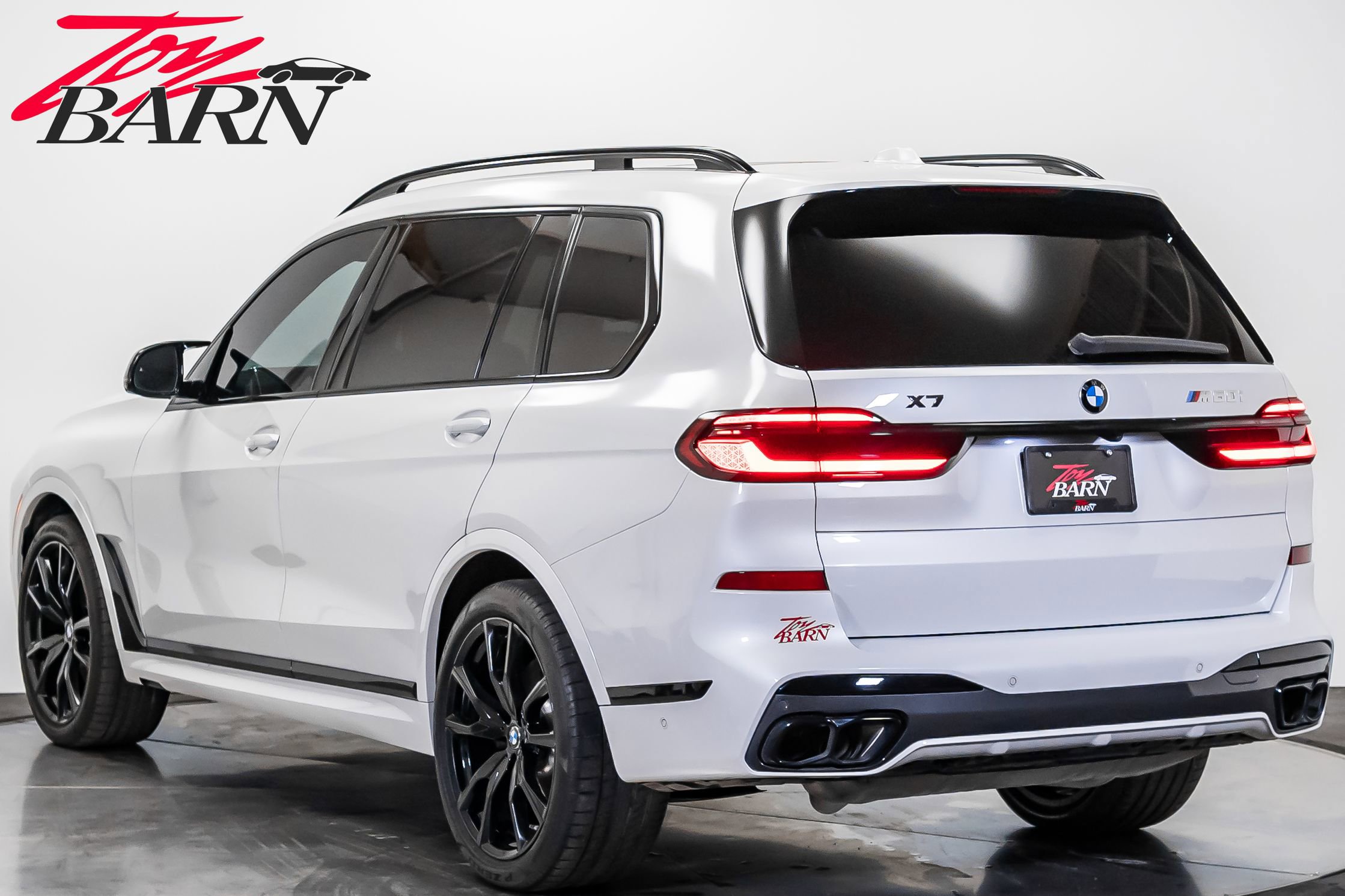 Used 2024 BMW X7 M60i w/ Executive Package image 3