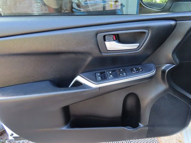 Used 2016 Toyota Camry SE FWD image 24