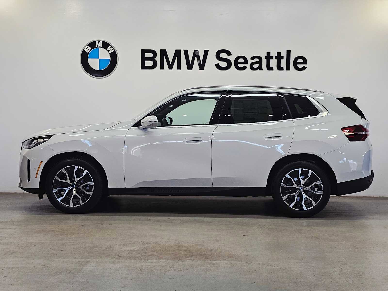 New 2026 BMW X3 xDrive30 w/ Premium Package image 3