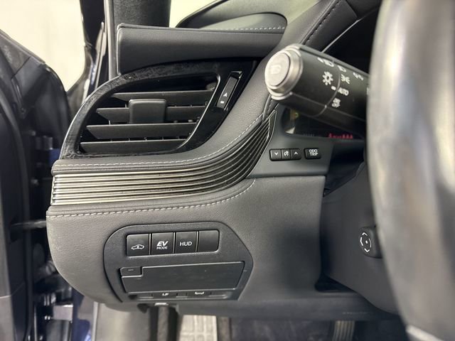 Certified 2023 Lexus LS 500h AWD w/ Luxury Package image 14