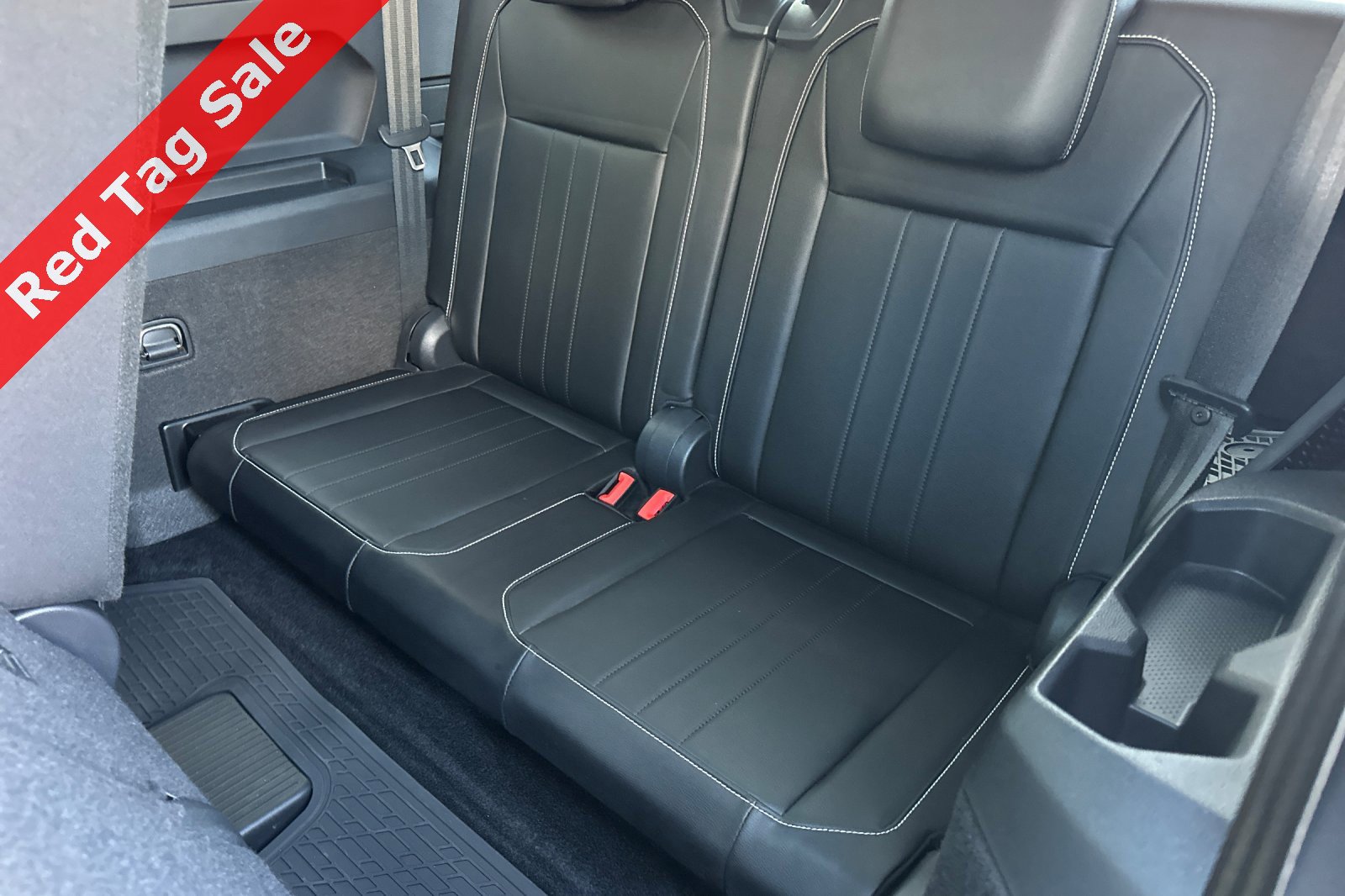 Certified 2024 Volkswagen Tiguan SE R-Line image 15