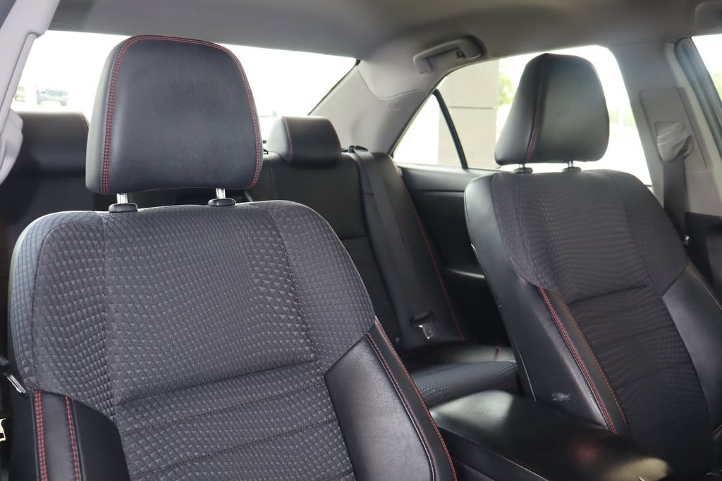 Used 2015 Toyota Camry SE FWD image 36