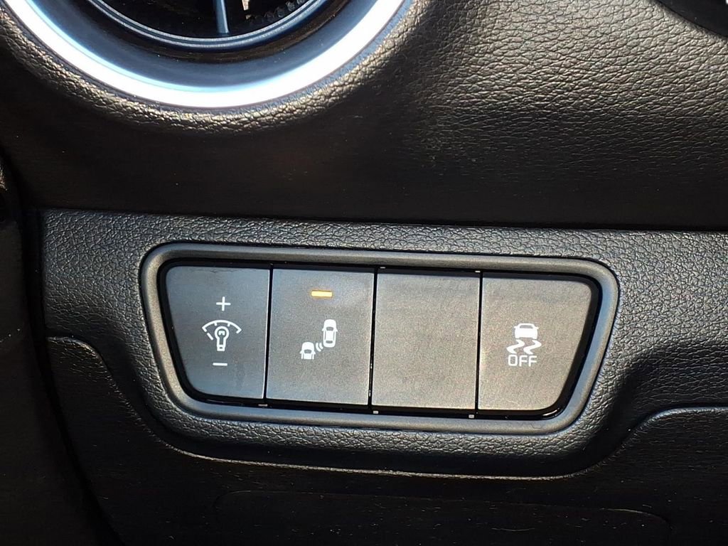 Used 2023 Kia Forte GT-Line image 22