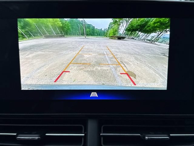 Used 2025 Chevrolet Trax LT w/ LT Convenience Package FWD image 30