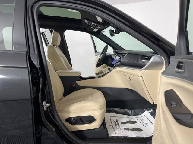 Used 2023 Jeep Grand Cherokee L Limited image 43