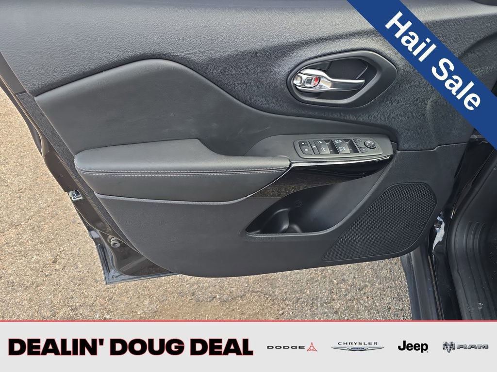 Used 2023 Jeep Cherokee Altitude Lux image 11