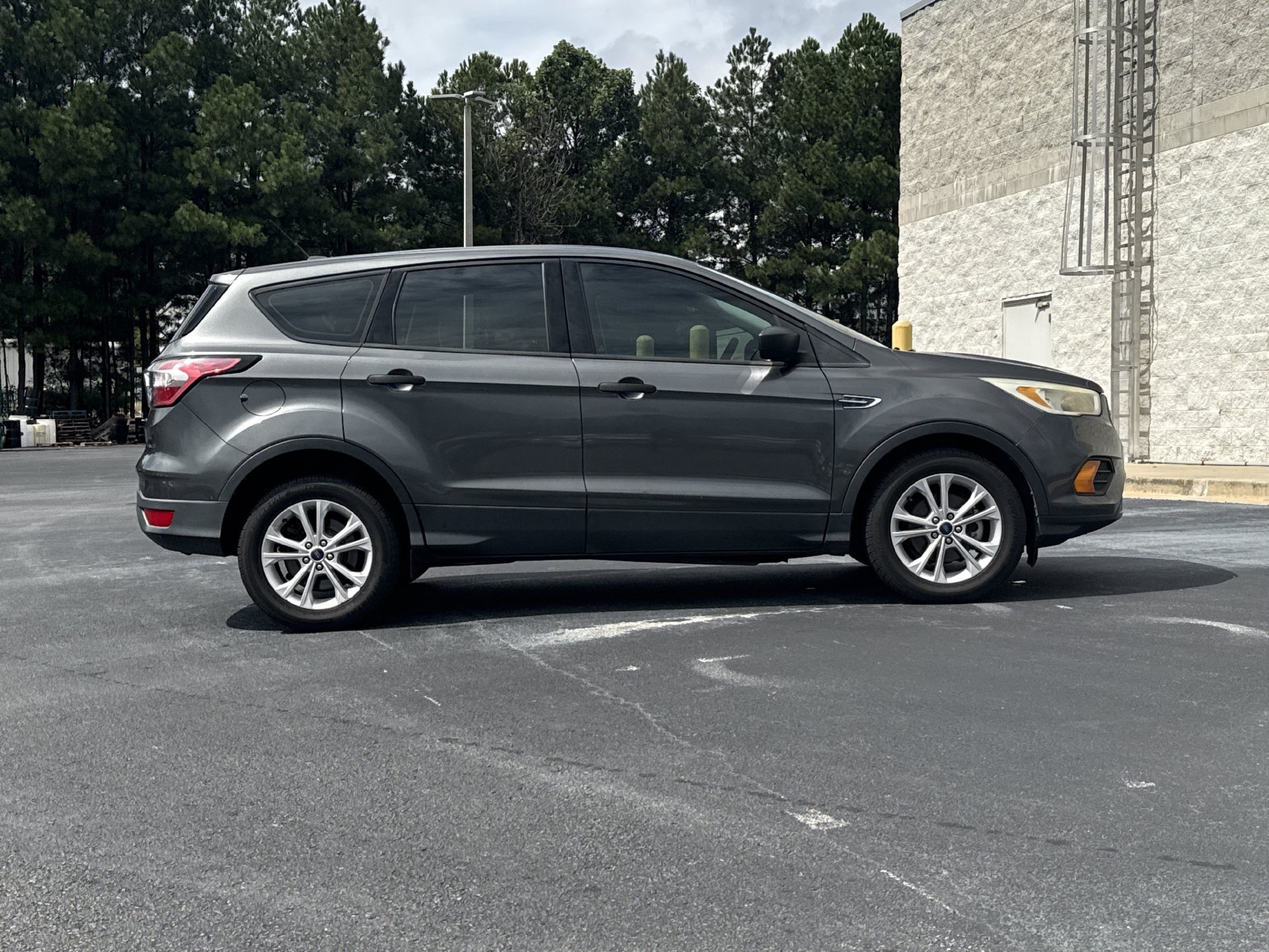 Used 2017 Ford Escape S FWD image 27