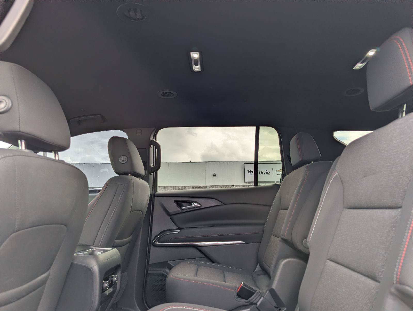 Used 2024 Chevrolet Traverse Z71 AWD/4WD image 10