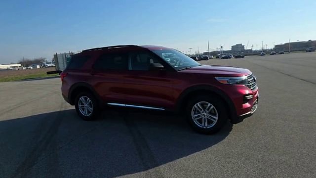 Used 2022 Ford Explorer XLT AWD/4WD image 9