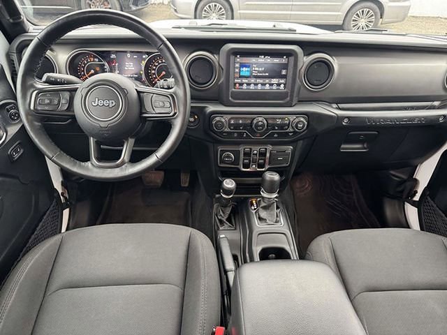 Used 2022 Jeep Wrangler Unlimited Sport AWD/4WD image 2