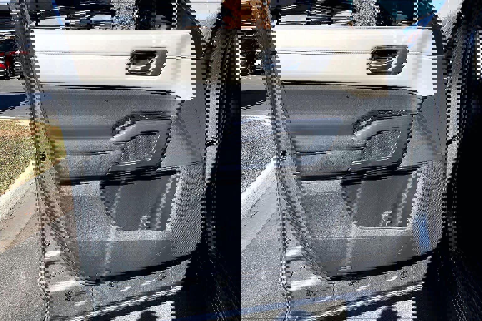 New 2026 Nissan Pathfinder SL image 10