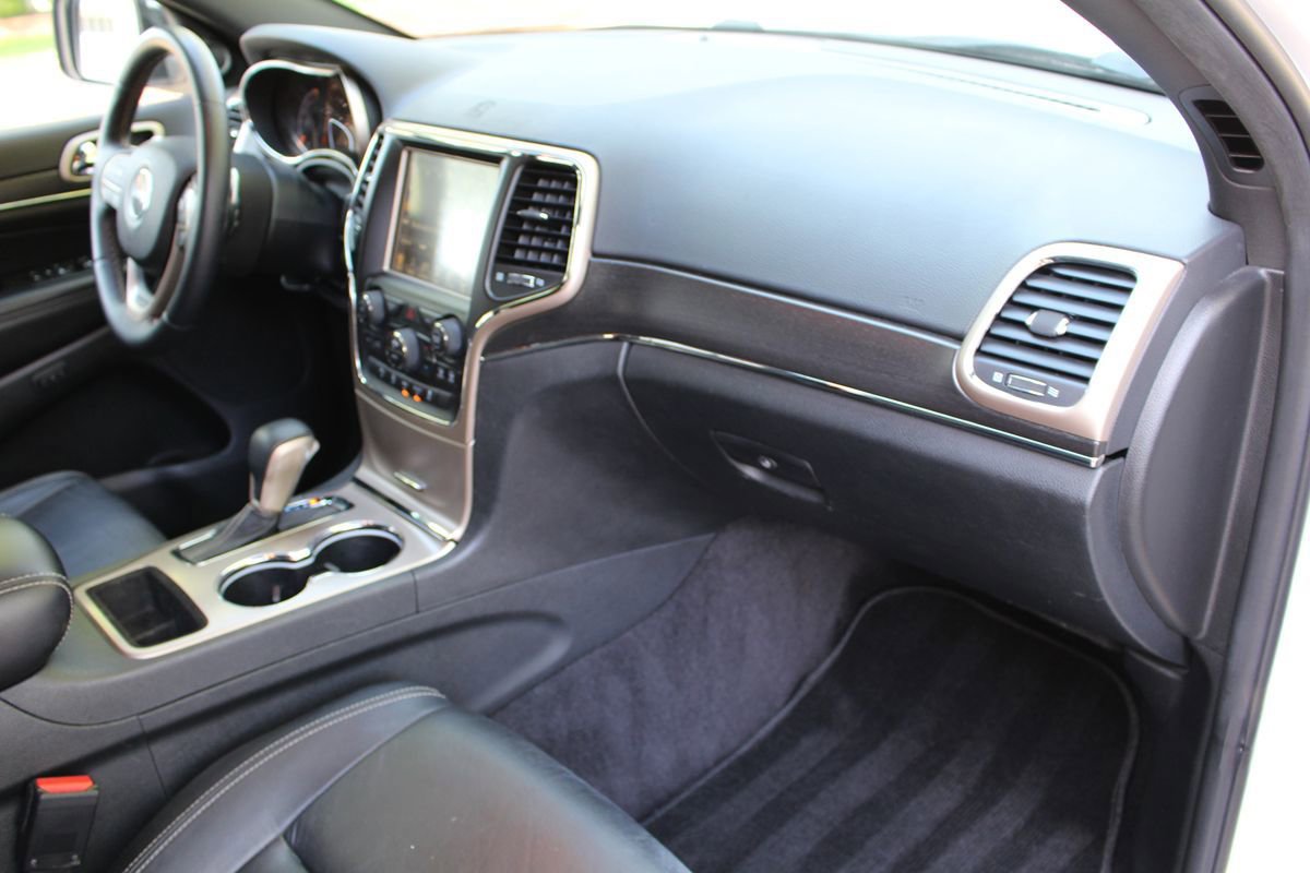 Used 2017 Jeep Grand Cherokee Limited RWD image 16