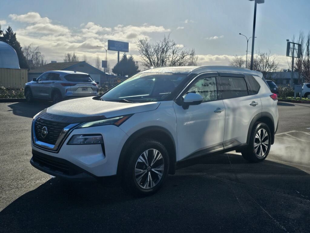 Used 2021 Nissan Rogue SV image 3