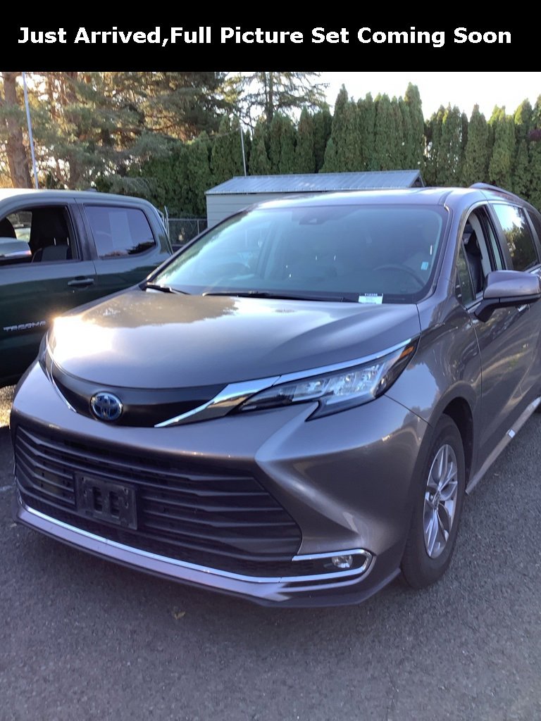 Used 2023 Toyota Sienna XLE