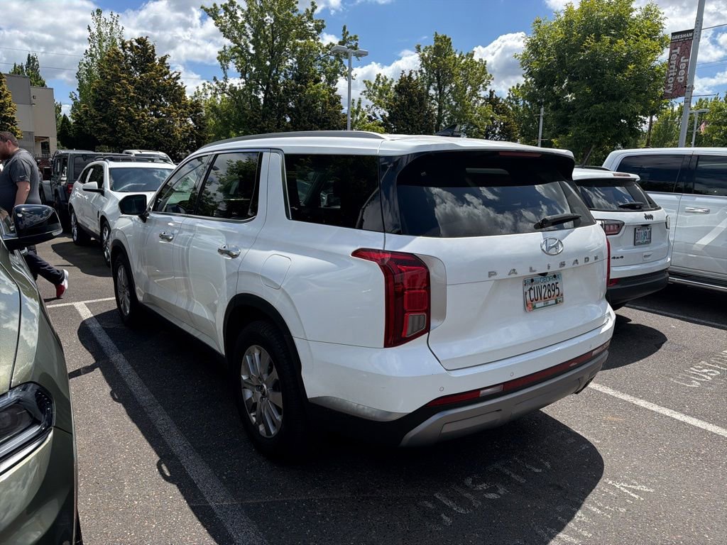 Used 2023 Hyundai Palisade SEL FWD image 6