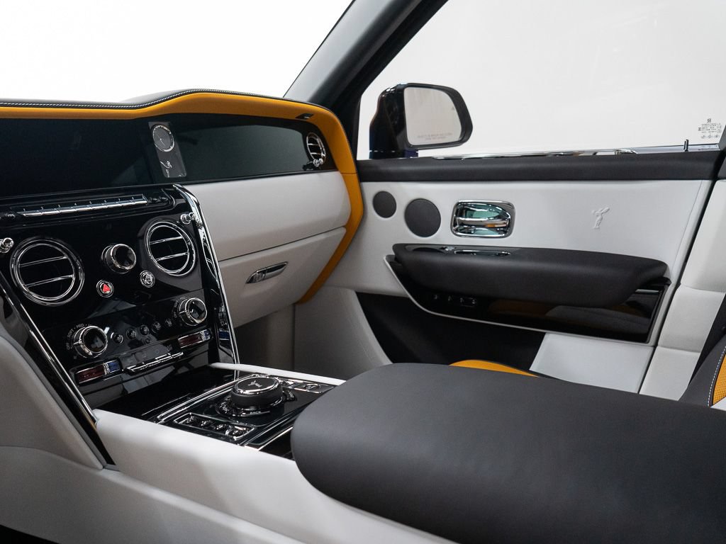 Certified 2026 Rolls-Royce Cullinan w/ Interior Detailing Package AWD/4WD image 36