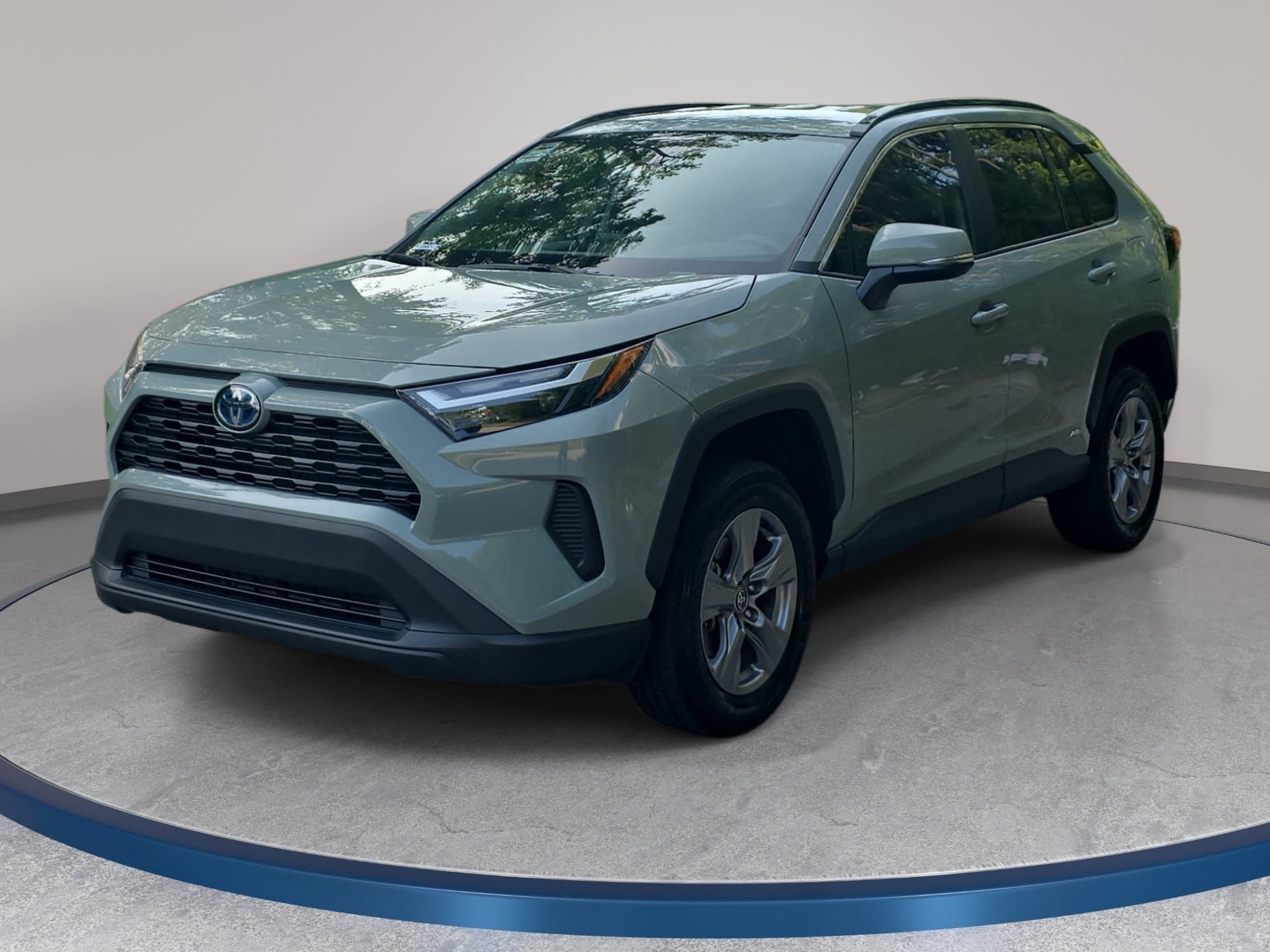 Used 2023 Toyota RAV4 XLE AWD/4WD image 1