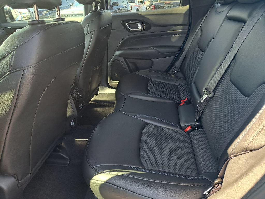 New 2026 Jeep Compass Latitude AWD/4WD image 22