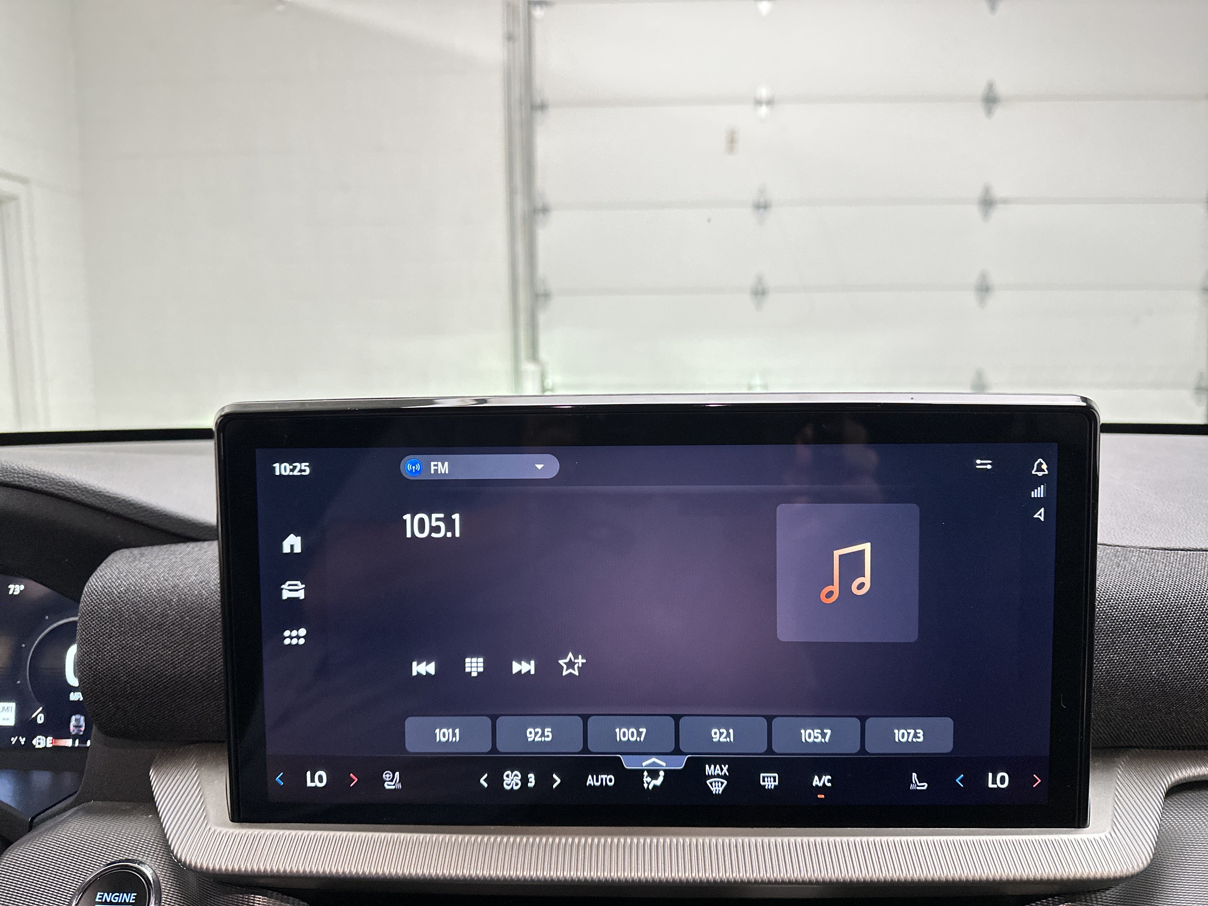Used 2025 Ford Explorer ST-Line w/ ST-Line Street Pack AWD/4WD image 36
