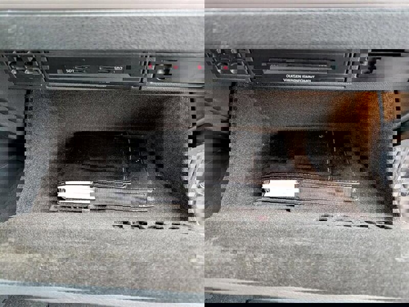 Used 2015 Volkswagen e-Golf Limited Edition image 30