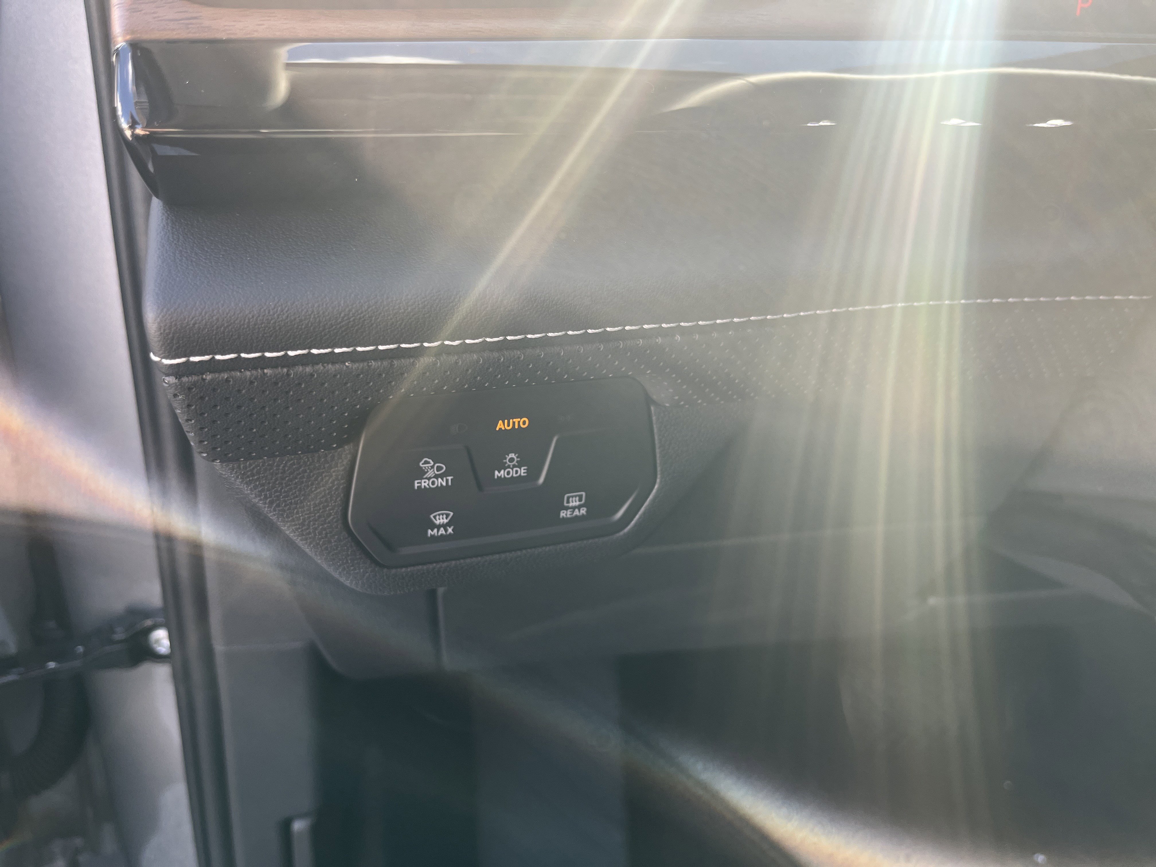 New 2026 Volkswagen Atlas SE image 23