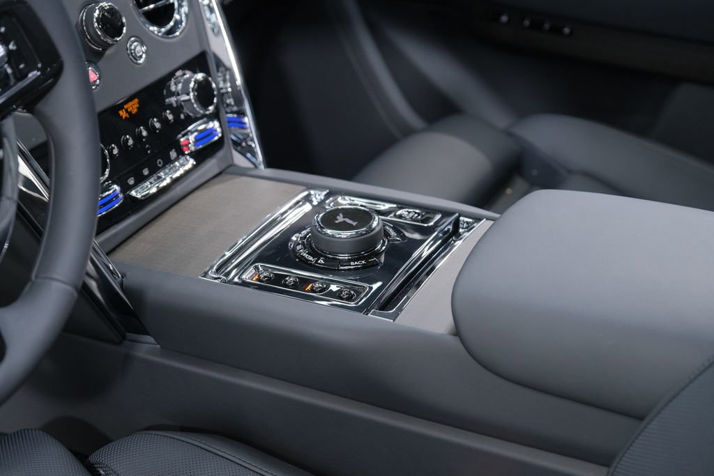 Used 2026 Rolls-Royce Cullinan image 27