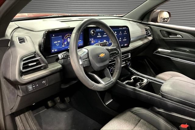 Certified 2025 Chevrolet Traverse LT FWD image 16