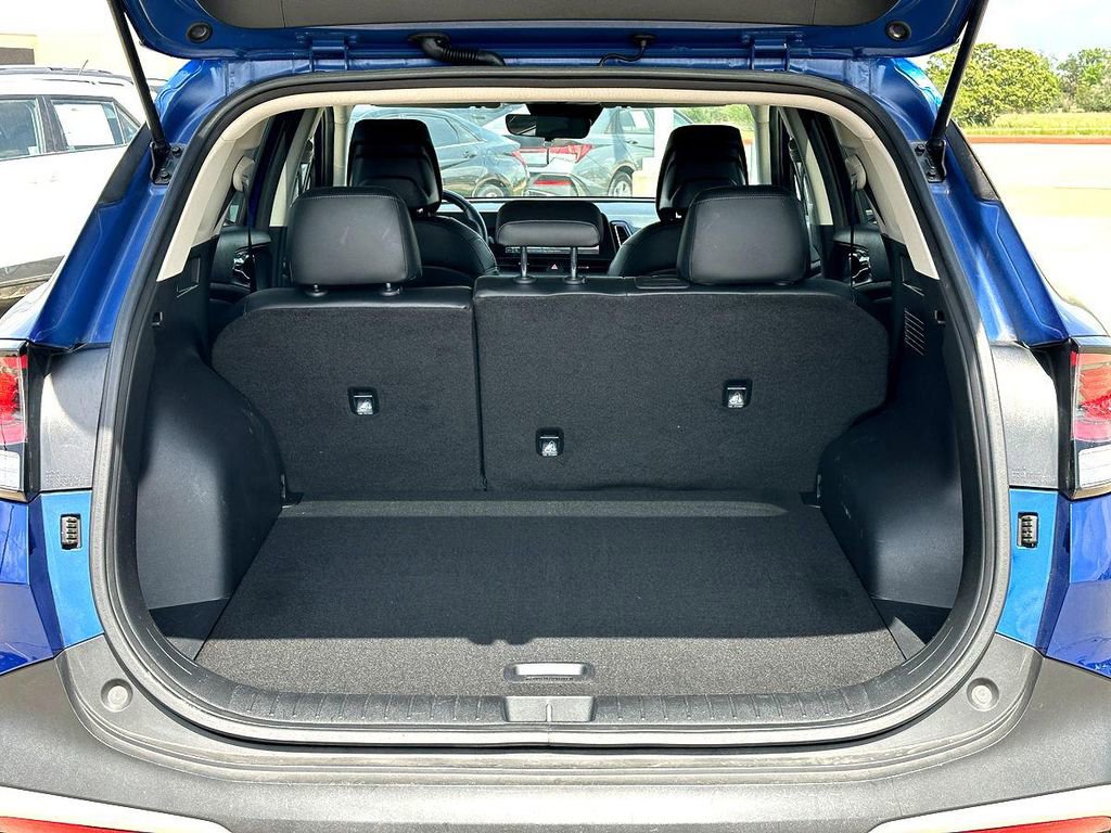 Used 2023 Kia Sportage EX image 32