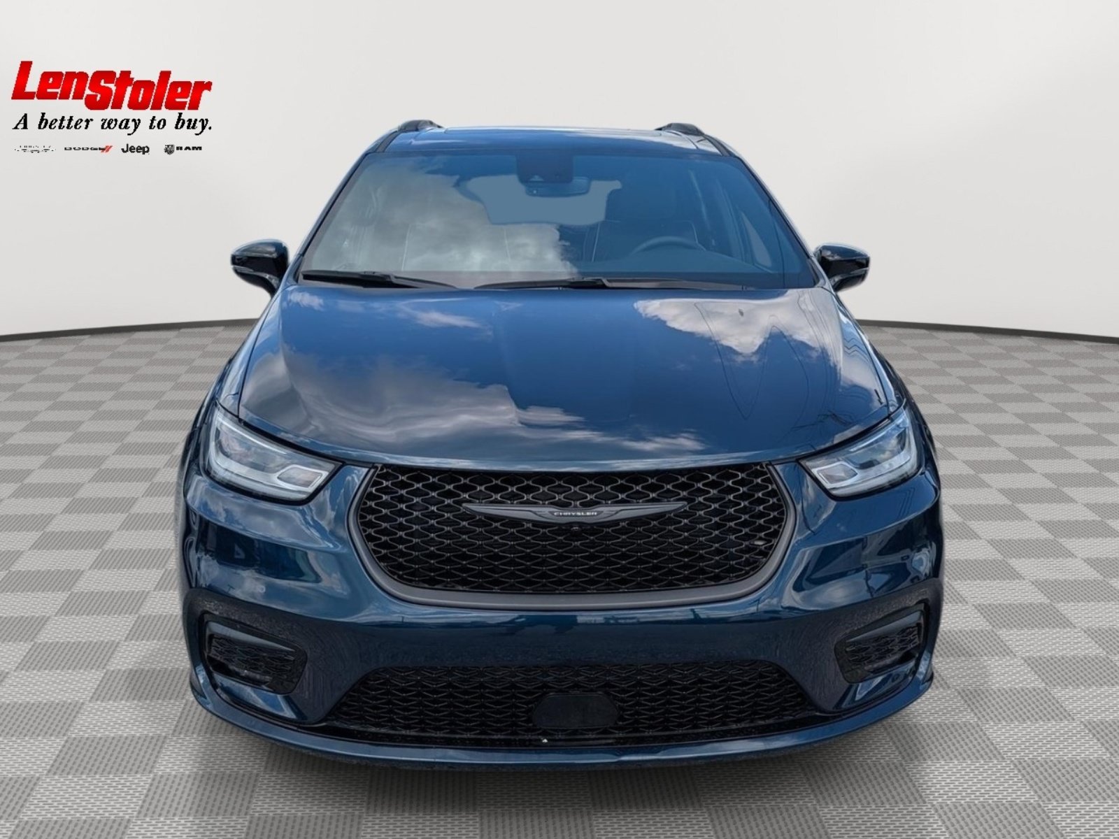 Used 2025 Chrysler Pacifica Limited FWD image 8