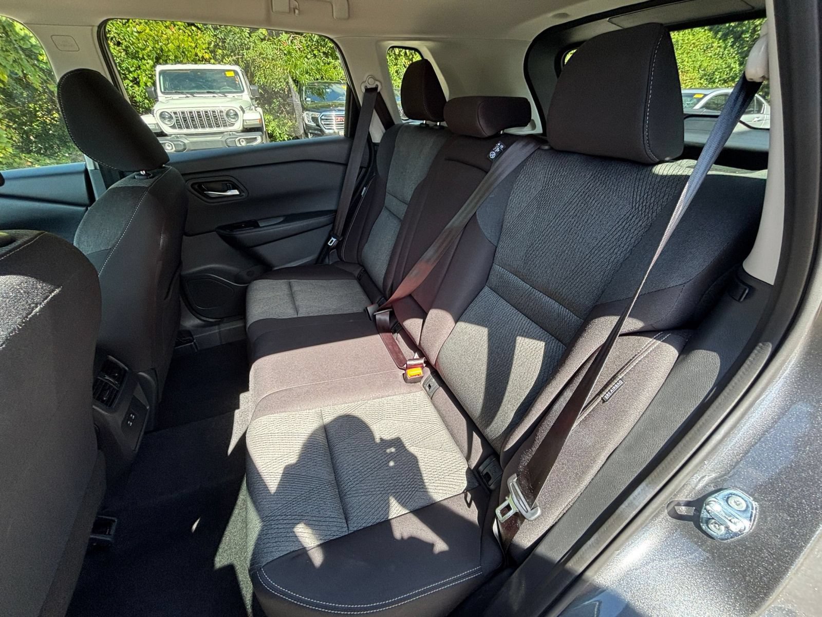 Used 2026 Nissan Rogue SV AWD/4WD image 37