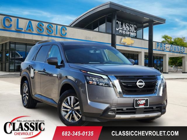 Used 2025 Nissan Pathfinder SL FWD image 1