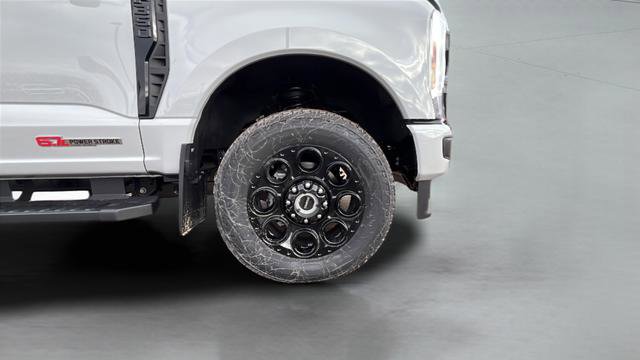 New 2026 Ford F350 Lariat w/ Black Appearance Package image 28