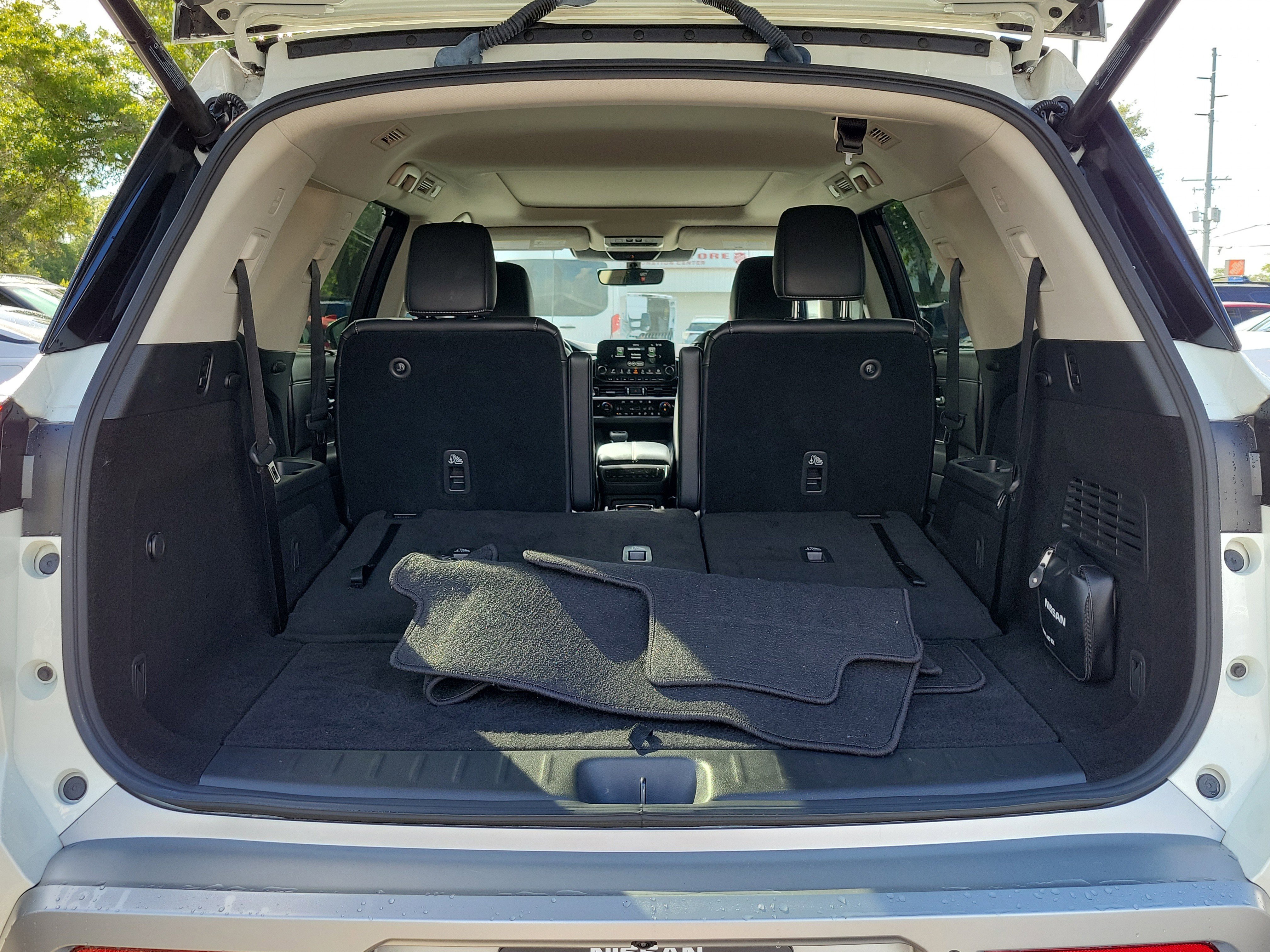 Certified 2024 Nissan Pathfinder SL w/ SL Premium Package FWD image 8