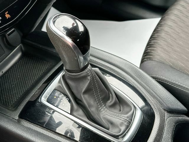 Used 2019 Nissan Rogue S AWD/4WD image 17