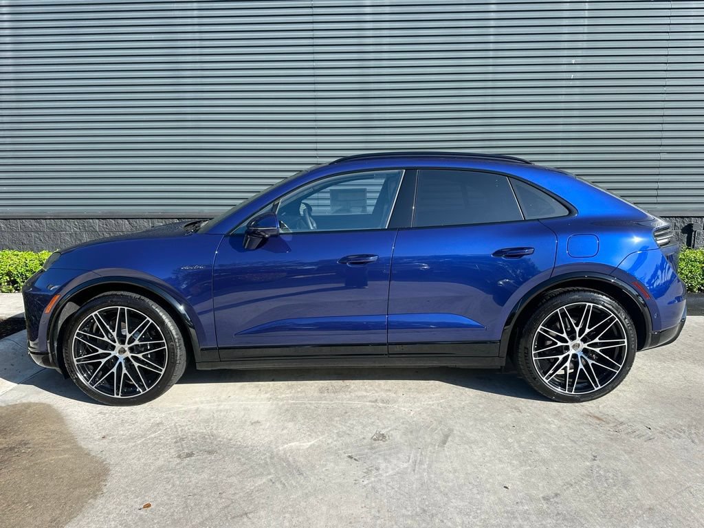 Used 2026 Porsche Macan Turbo Electric AWD/4WD image 2