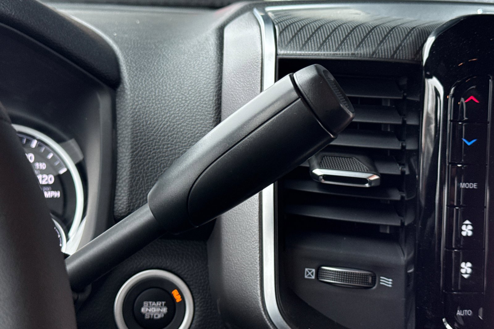 New 2026 RAM 2500 Big Horn AWD/4WD image 19