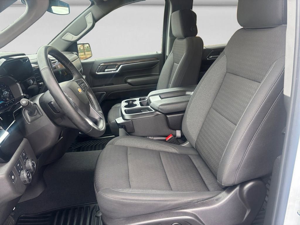 Used 2024 Chevrolet Silverado 1500 LT AWD/4WD image 10