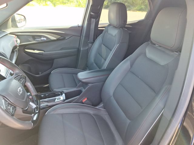 Used 2023 Chevrolet TrailBlazer RS w/ Convenience Package FWD image 9
