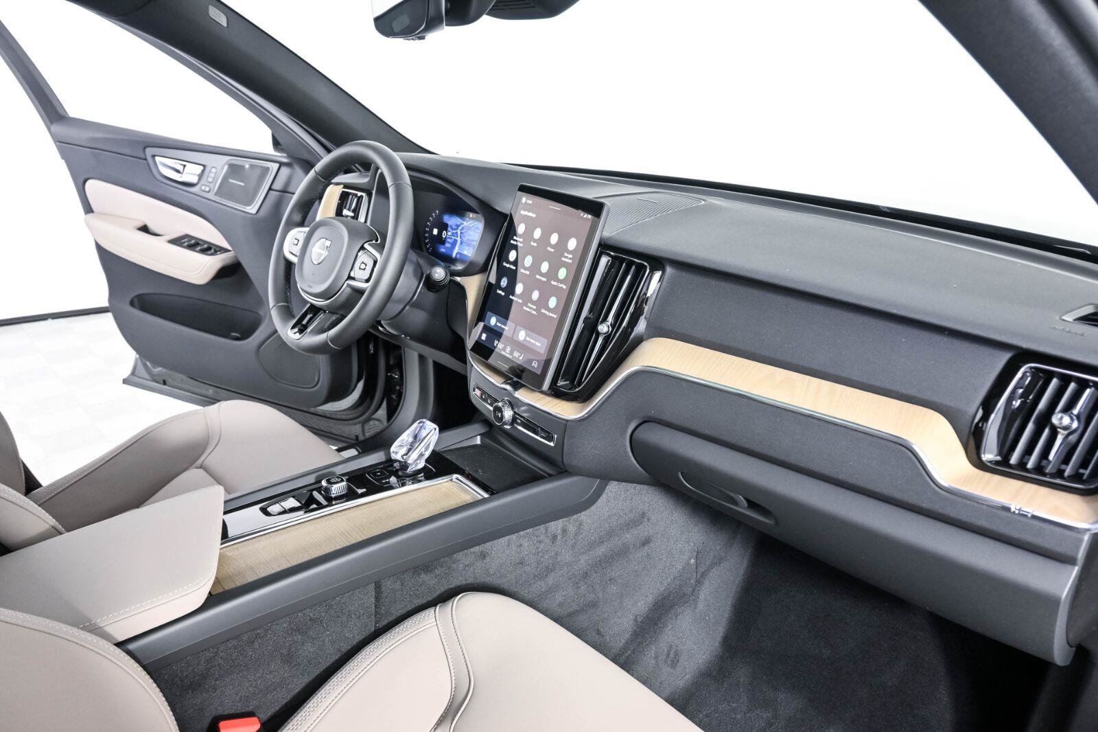 New 2026 Volvo XC60 T8 Plus w/ Protection Package Premier AWD/4WD image 24