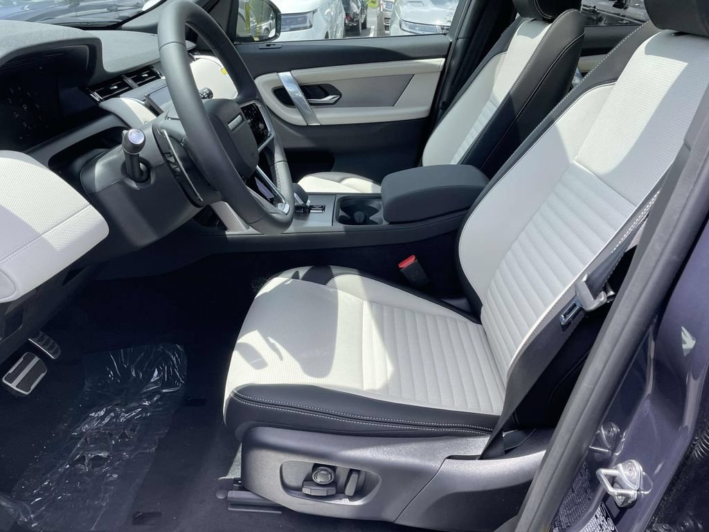 New 2026 Land Rover Discovery Sport Landmark AWD/4WD image 14