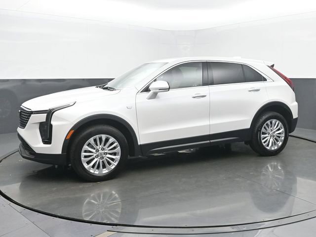 Used 2024 Cadillac XT4 Luxury w/ Cold Weather Package AWD/4WD image 2