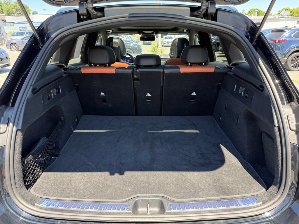 Used 2025 Mercedes-Benz GLC 300 4MATIC image 24