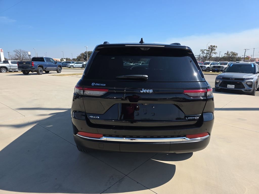 Used 2023 Jeep Grand Cherokee Limited w/ Luxury Tech Group II image 18