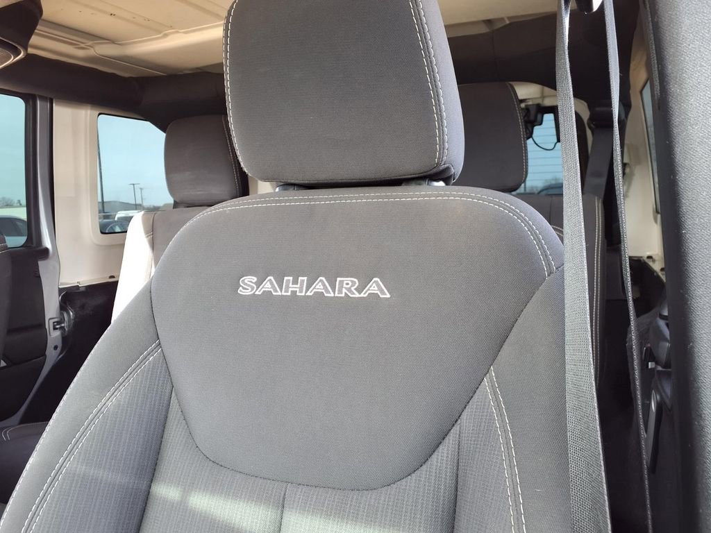 Used 2016 Jeep Wrangler Unlimited Sahara w/ Max Tow Package image 24