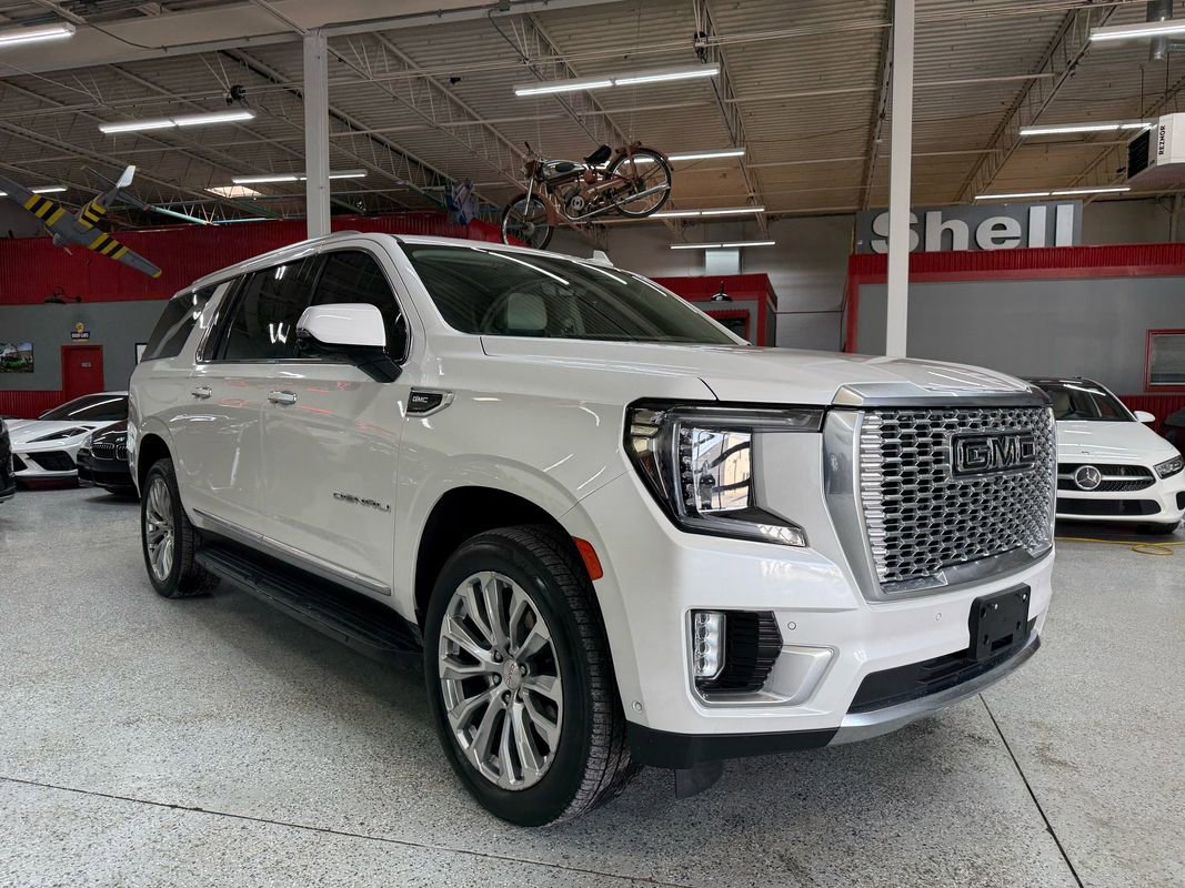 Used 2024 GMC Yukon XL Denali w/ Advanced Technology Package image 7