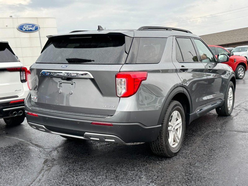Used 2024 Ford Explorer XLT w/ Equipment Group 202A AWD/4WD image 3