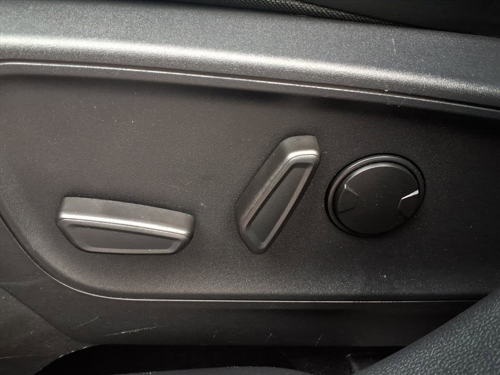 Used 2025 Ford Escape ST-Line FWD image 24