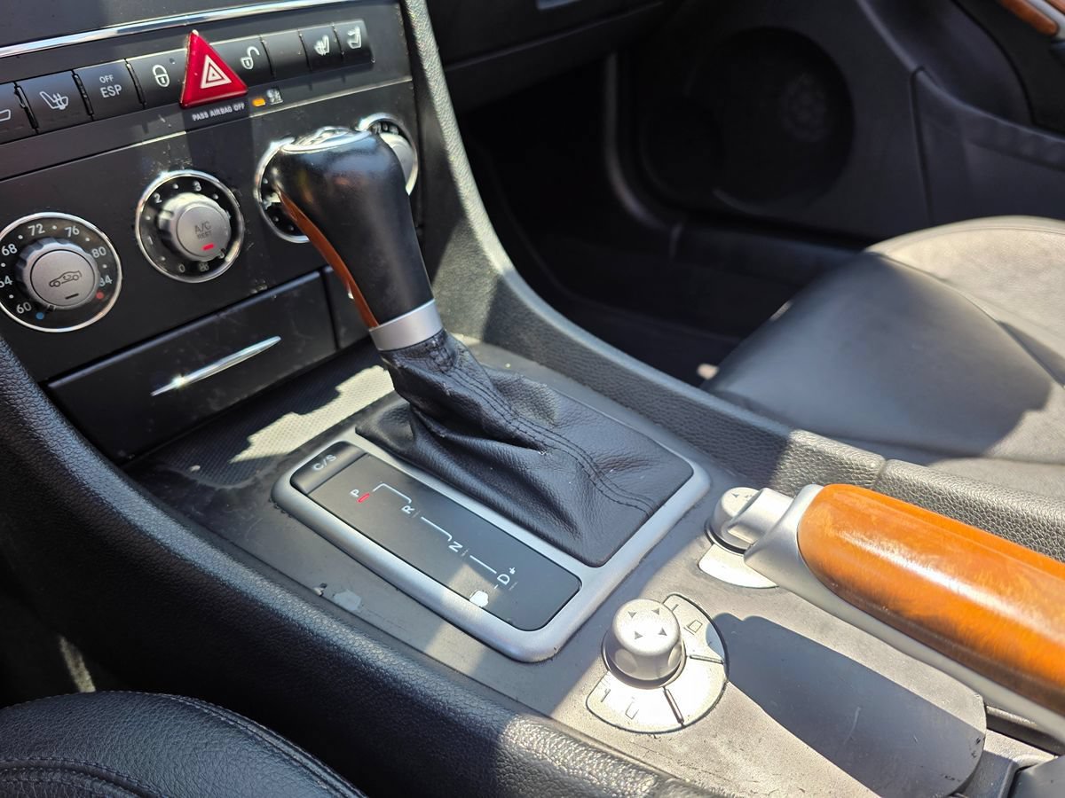 Used 2011 Mercedes-Benz SLK 350 image 26
