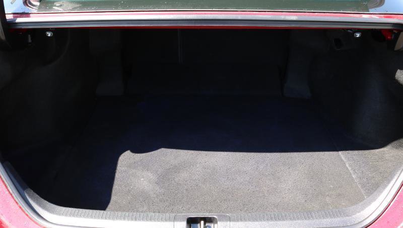 Used 2018 Toyota Camry SE image 19